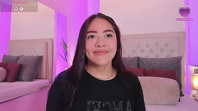 nicolle pierce online show from April 2, 11:50 am