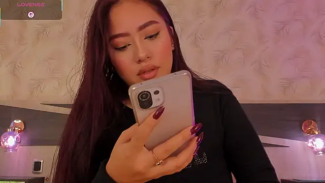 nicolle pierce online show from March 11, 1:16 pm