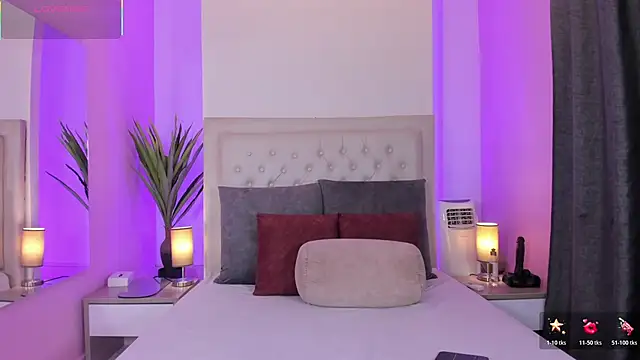 nicolle pierce online show from April 13, 11:25 am