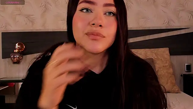 nicolle pierce online show from March 16, 1:37 pm