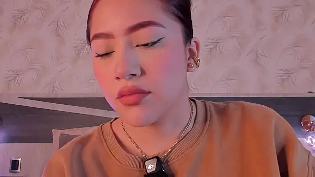 nicolle pierce online show from February 28, 1:33 pm