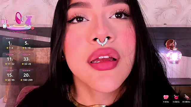 nicolle pierce online show from December 3, 12:37 pm