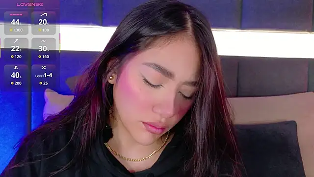 nicolle pierce online show from November 25, 3:12 pm