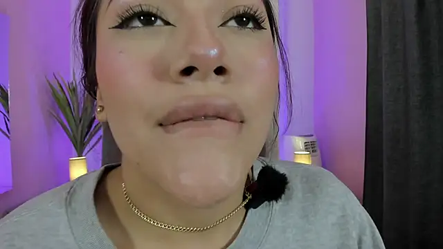 nicolle pierce online show from April 6, 1:34 pm