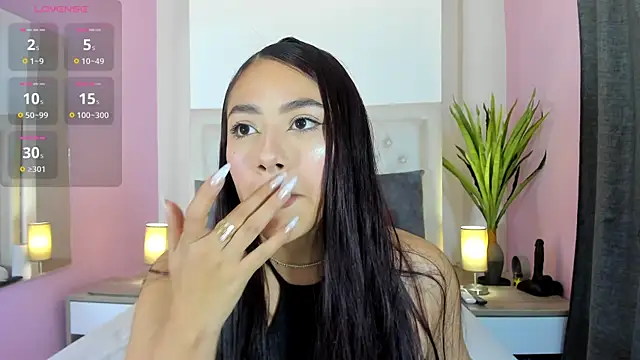 nicolle pierce online show from April 30, 3:41 pm
