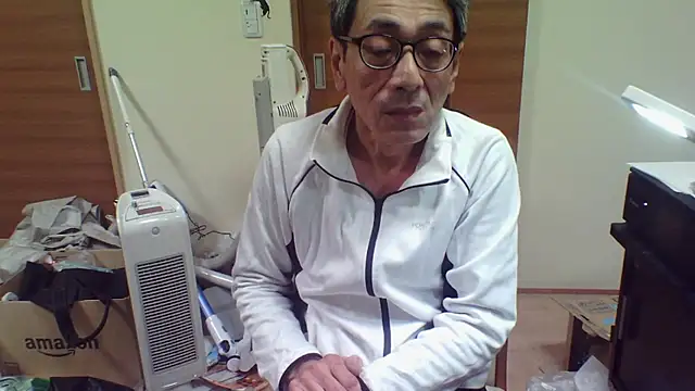 Snapshot of mama010-chan chatting on November 7, 4:11 pm mama010-chan online show from November 7, 4:11 pm