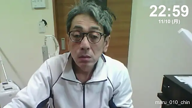 Snapshot of mama010-chan chatting on November 10, 2:00 pm mama010-chan online show from November 10, 2:00 pm