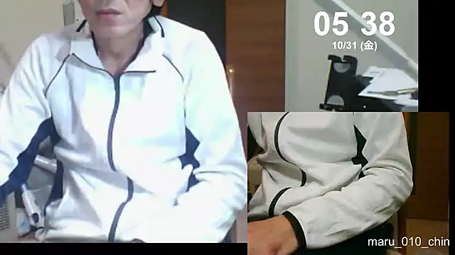 Snapshot of mama010-chan chatting on October 30, 8:39 pm mama010-chan online show from October 30, 8:39 pm