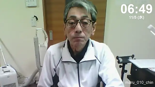 Snapshot of mama010-chan chatting on November 4, 9:51 pm mama010-chan online show from November 4, 9:51 pm