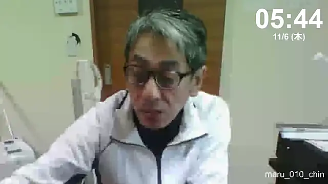 Snapshot of mama010-chan chatting on November 5, 8:45 pm mama010-chan online show from November 5, 8:45 pm