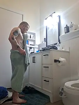 Snapshot of GINGERHEADMAN chatting on February 24, 1:28 am GINGERHEADMAN online show from February 24, 1:28 am