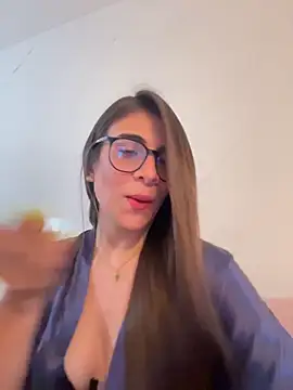 MariaIsabella8 online show from April 27, 9:35 pm