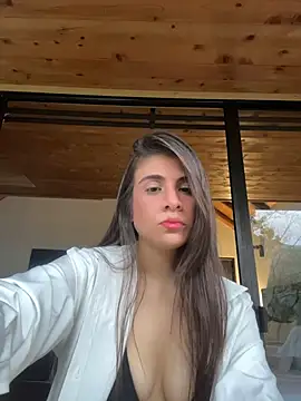 MariaIsabella8 online show from May 7, 10:35 pm