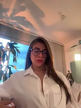 MariaIsabella8 online show from May 13, 10:39 pm