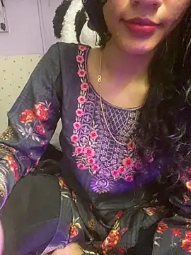 Divyaa69 online show from December 18, 6:23 pm