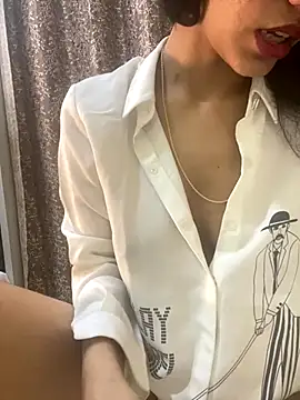 Divyaa69 online show from October 7, 2:40 pm