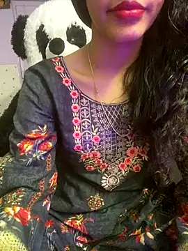 Divyaa69 online show from December 19, 7:11 am