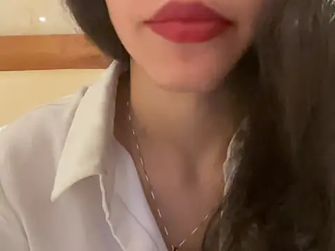Divyaa69 online show from May 17, 8:53 pm