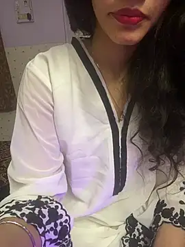 Divyaa69 online show from January 16, 5:00 am