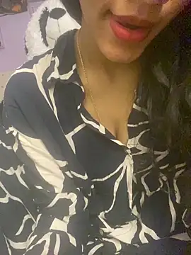 Divyaa69 online show from December 17, 10:37 pm