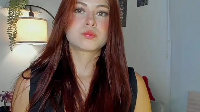 Snapshot of sara_sweet9 chatting on November 12, 9:18 pm sara sweet9 online show from November 12, 9:18 pm