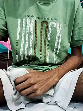 Snapshot of Afgref5335 chatting on October 29, 5:56 pm Afgref5335 online show from October 29, 5:56 pm