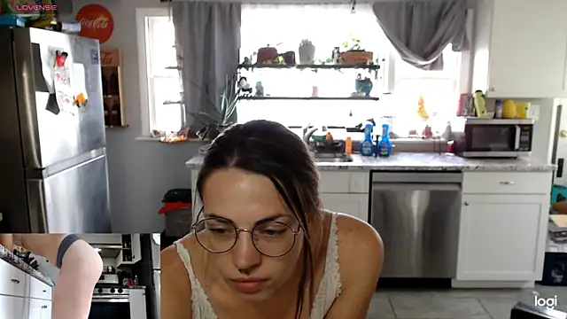 KSwonderland6 online show from November 6, 4:22 pm