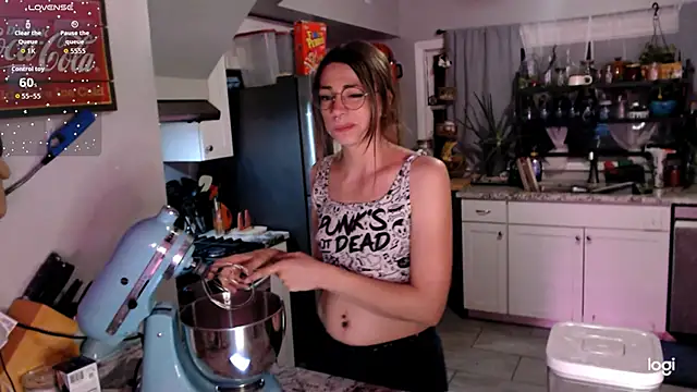 Snapshot of KSwonderland6 chatting on March 1, 8:36 am KSwonderland6 online show from March 1, 8:36 am