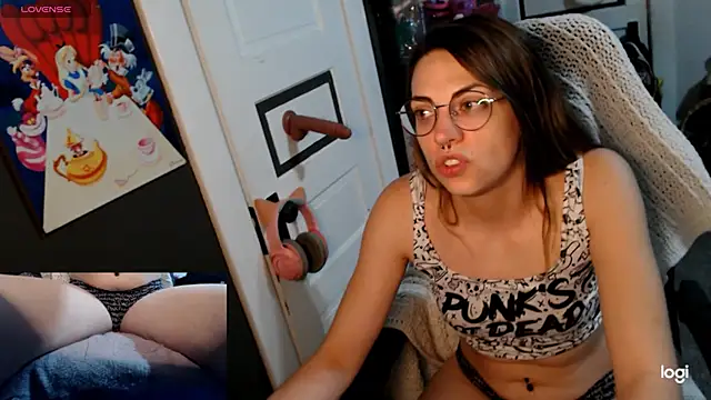 KSwonderland6 online show from March 24, 6:19 pm