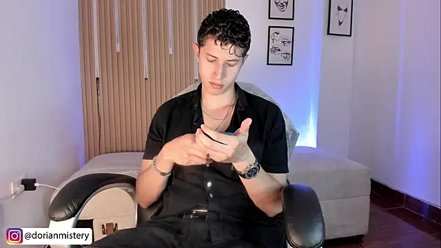 Snapshot of Dorianmistery2322_ chatting on July 10, 4:18 pm Dorianmistery2322 online show from July 10, 4:18 pm