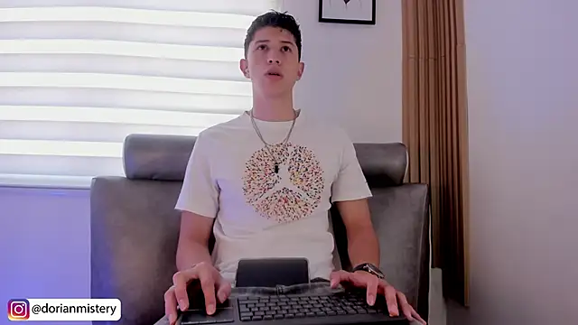 Dorianmistery2322  online show from March 7, 3:06 pm