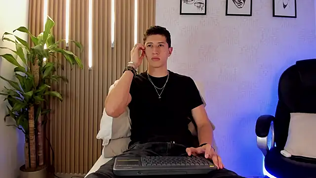 Dorianmistery2322  online show from December 15, 10:26 pm