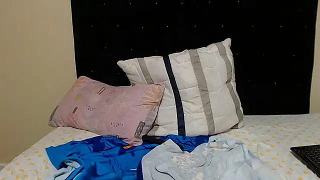 kittykhloe22 online show from February 5, 12:28 am