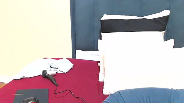 kittykhloe22 online show from March 14, 6:29 pm