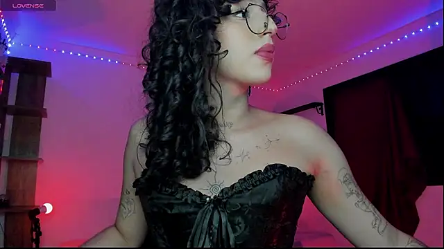 Heka Prudence online show from February 12, 2:55 am