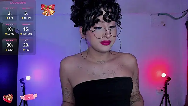 Heka Prudence online show from May 12, 2:30 am