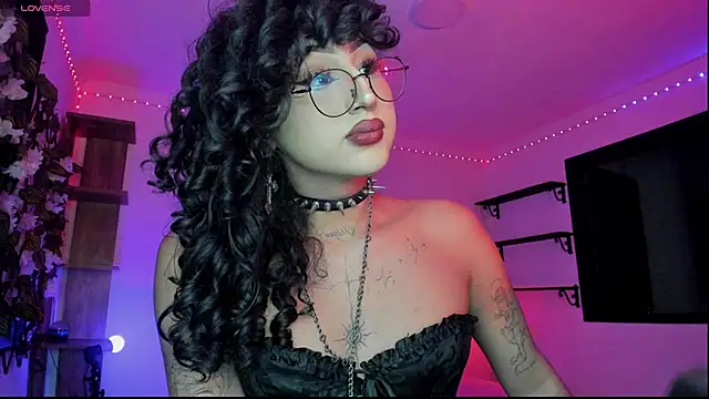 Heka Prudence online show from April 8, 3:30 am