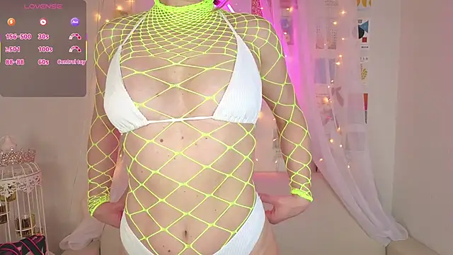 Angel Nikole online show from November 2, 1:32 am