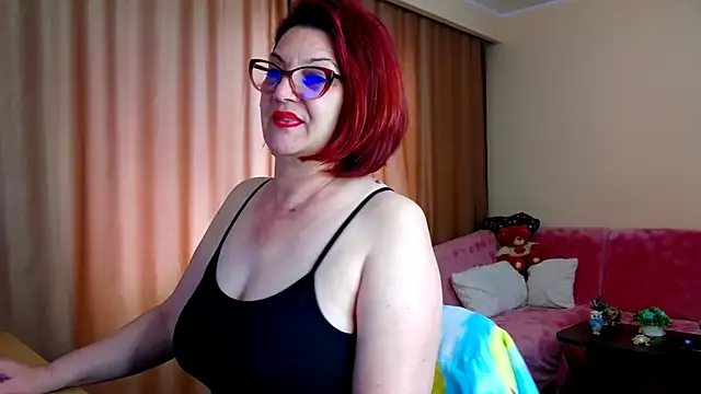Snapshot of EdithCharm chatting on May 16, 12:59 pm EdithCharm online show from May 16, 12:59 pm