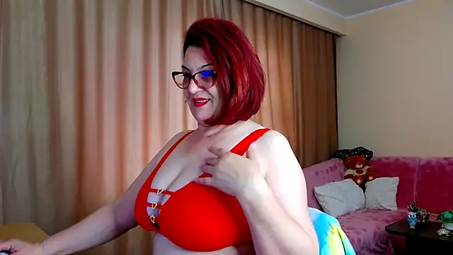 Snapshot of EdithCharm chatting on May 17, 12:27 pm EdithCharm online show from May 17, 12:27 pm