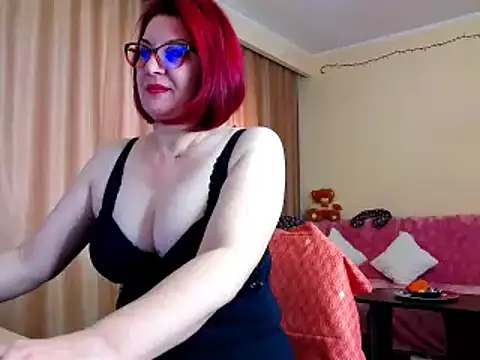 Snapshot of EdithCharm chatting on January 4, 8:06 am EdithCharm online show from January 4, 8:06 am