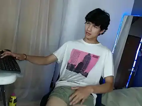 Snapshot of jason_graeats chatting on December 23, 4:44 am jason graeats online show from December 23, 4:44 am