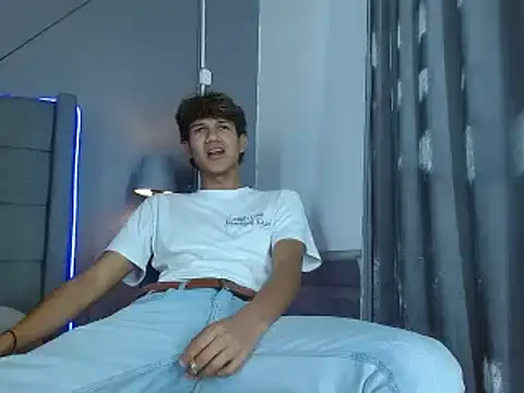 Snapshot of jason_graeats chatting on February 7, 6:24 am jason graeats online show from February 7, 6:24 am