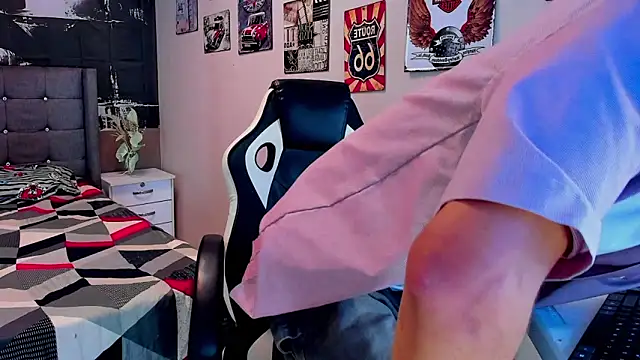 Snapshot of jason_graeats chatting on December 17, 3:44 am jason graeats online show from December 17, 3:44 am