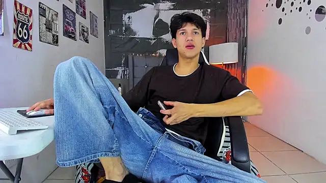 jason graeats online show from February 13, 4:34 am