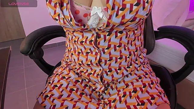 gipsela gomez online show from February 11, 7:25 pm