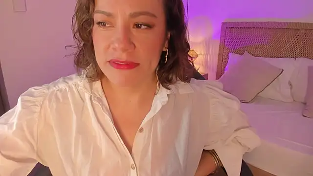 Snapshot of gipsela_gomez chatting on June 20, 7:19 pm gipsela gomez online show from June 20, 7:19 pm