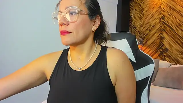 gipsela gomez online show from March 26, 5:55 pm