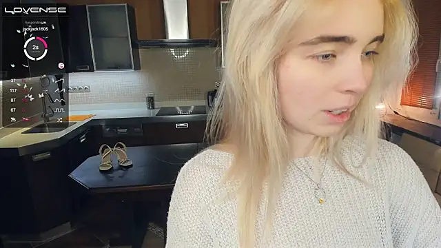 Snapshot of LinnBottrell chatting on February 28, 3:26 am LinnBottrell online show from February 28, 3:26 am