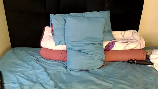 Busty-Londie online show from February 13, 6:46 am